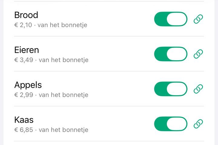Regels van een kassabon gekoppeld aan items: brood, eieren, appels en kaas, elk met het bedrag van het bonnetje